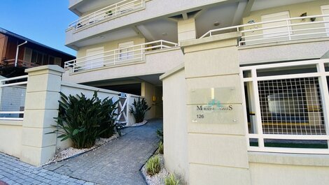 Apartamento 03 dormitorios em Bombas - LA0077