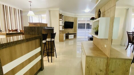 Apartamento 03 dormitorios em Bombas - LA0077