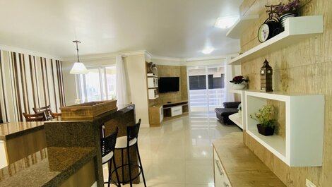 Apartamento 03 dormitorios em Bombas - LA0077