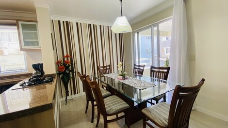 Apartamento 03 dormitorios em Bombas - LA0077
