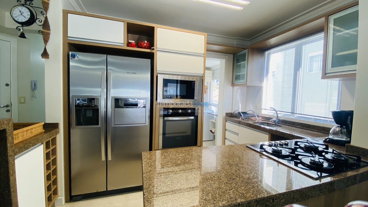 Apartamento para aluguel de temporada em Bombinhas (Praia de Bombas)
