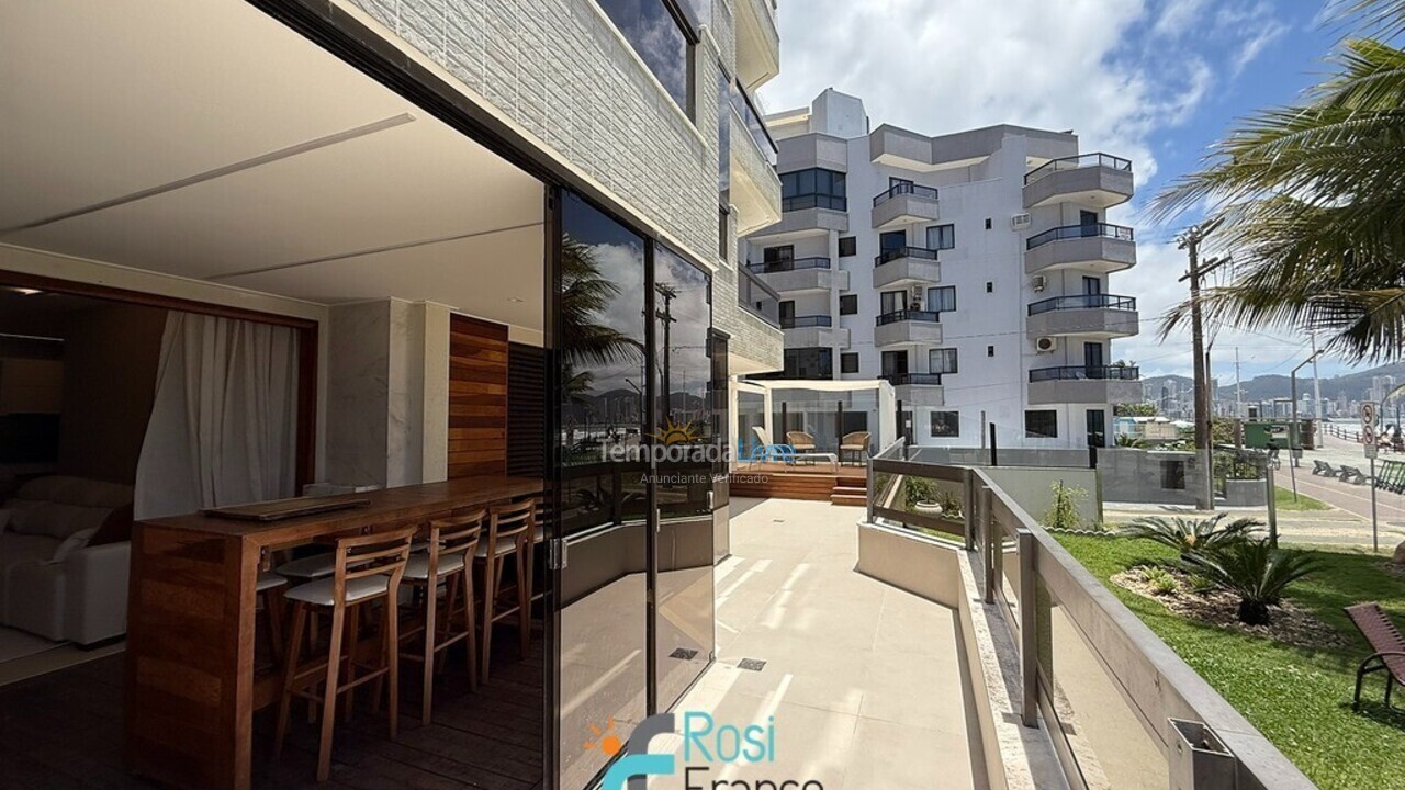 Apartamento para aluguel de temporada em Itapema (Meia Praia Frente Mar)