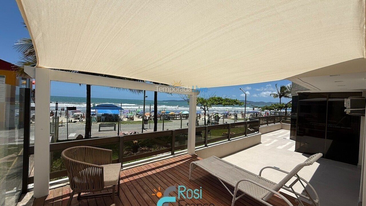 Apartamento para aluguel de temporada em Itapema (Meia Praia Frente Mar)