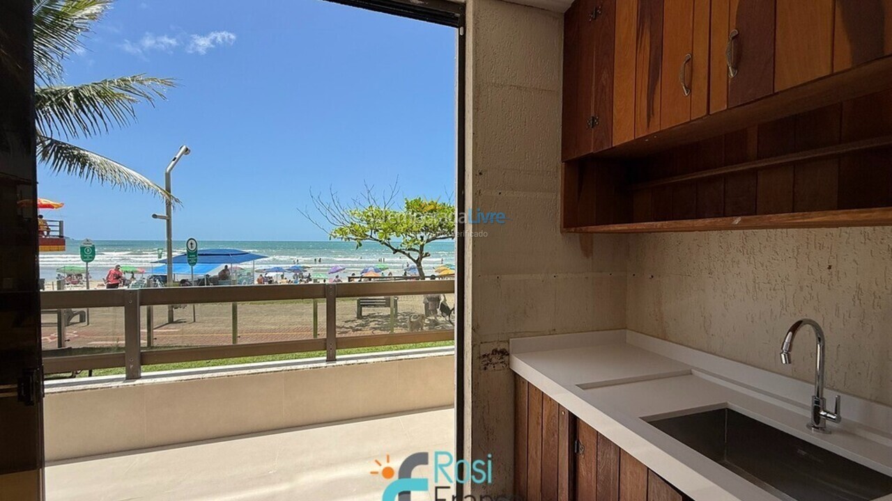 Apartamento para aluguel de temporada em Itapema (Meia Praia Frente Mar)