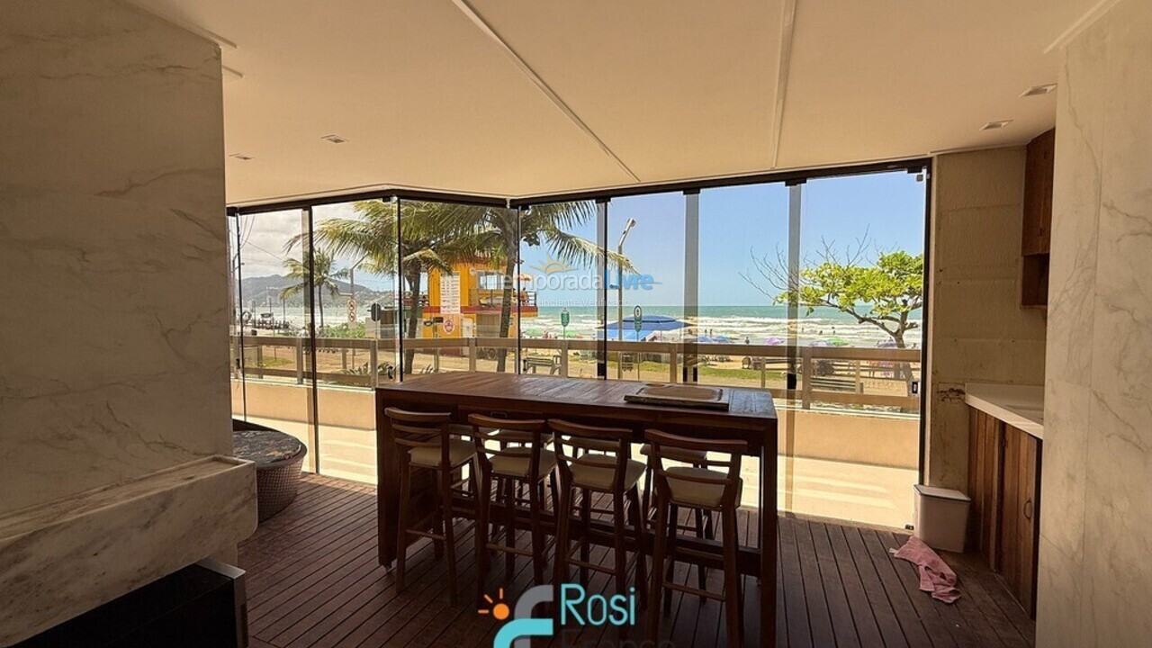 Apartamento para aluguel de temporada em Itapema (Meia Praia Frente Mar)