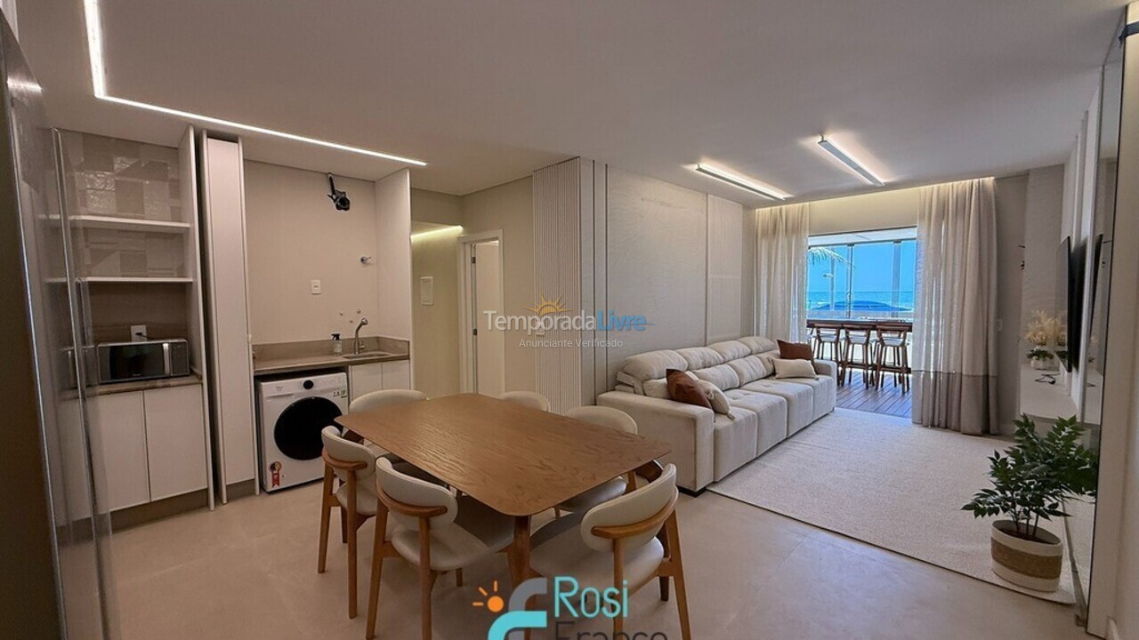 Apartamento para aluguel de temporada em Itapema (Meia Praia Frente Mar)