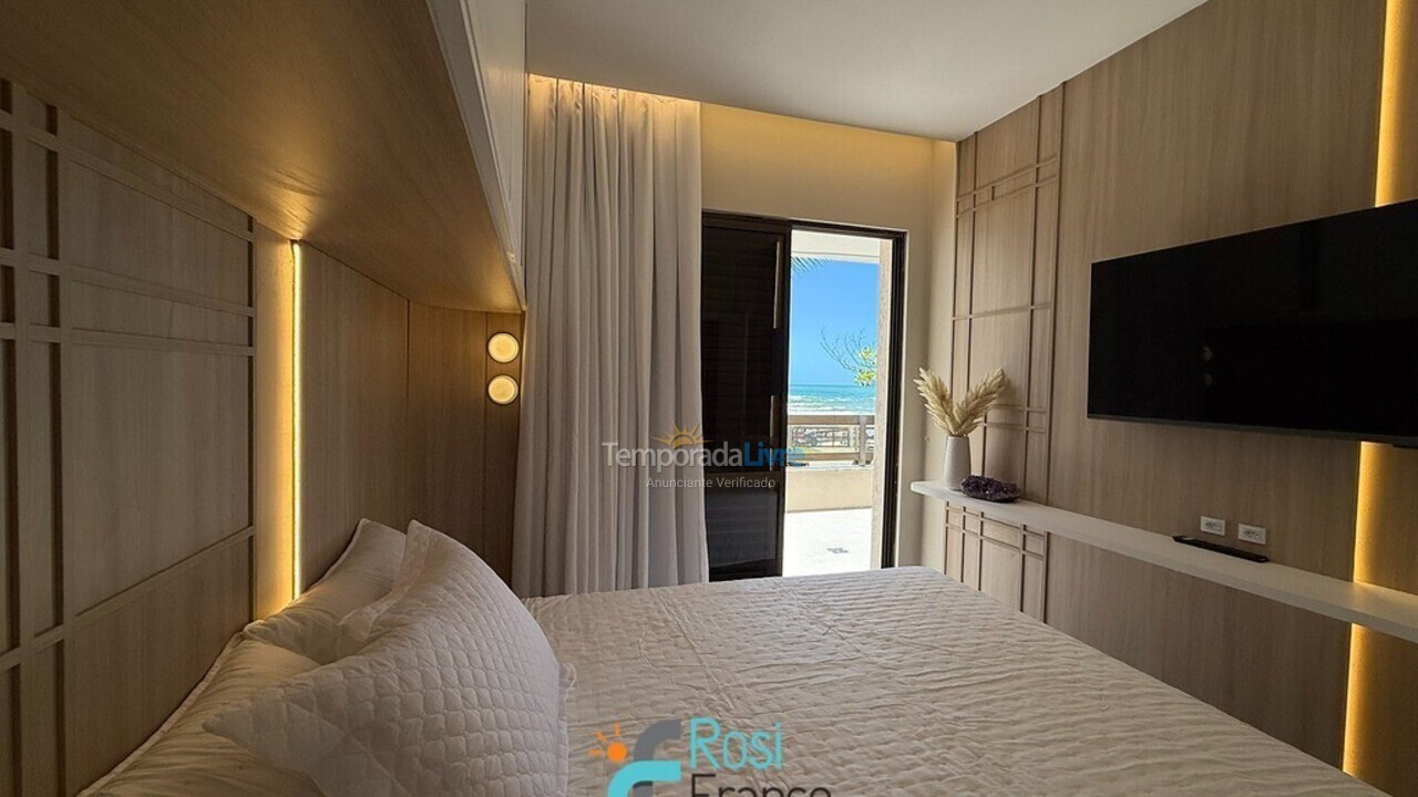 Apartamento para aluguel de temporada em Itapema (Meia Praia Frente Mar)