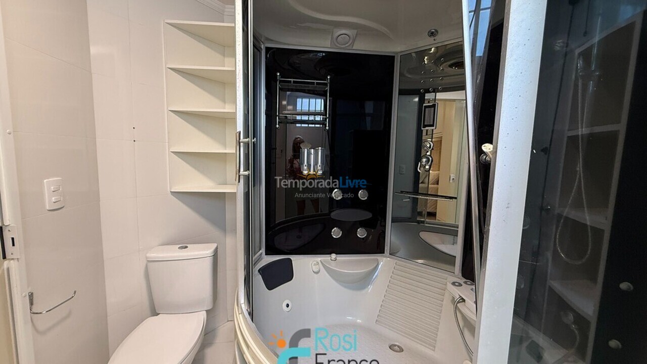 Apartamento para aluguel de temporada em Itapema (Meia Praia Frente Mar)