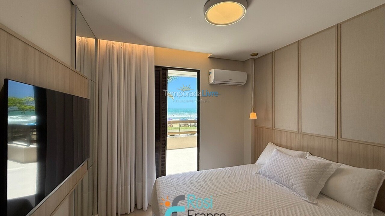 Apartamento para aluguel de temporada em Itapema (Meia Praia Frente Mar)