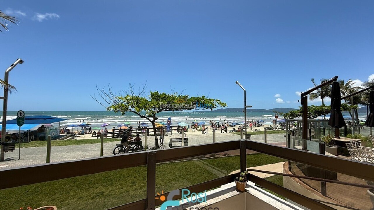 Apartamento para aluguel de temporada em Itapema (Meia Praia Frente Mar)