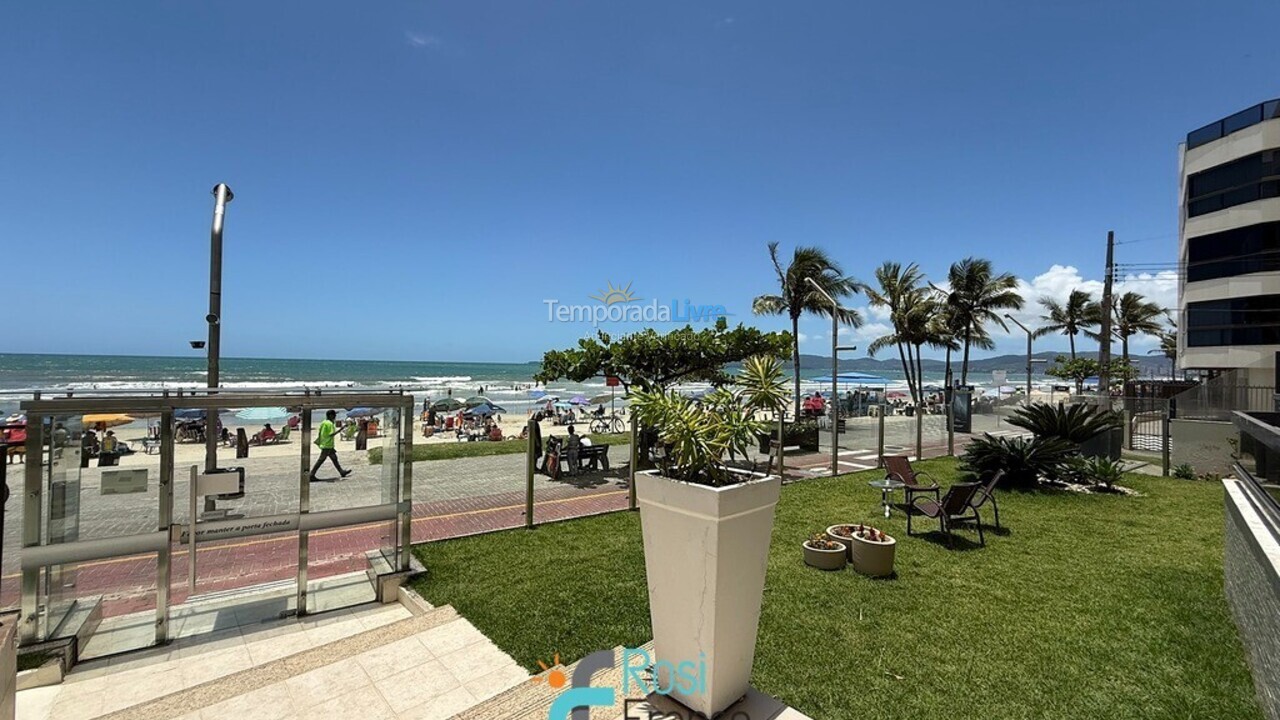 Apartamento para aluguel de temporada em Itapema (Meia Praia Frente Mar)