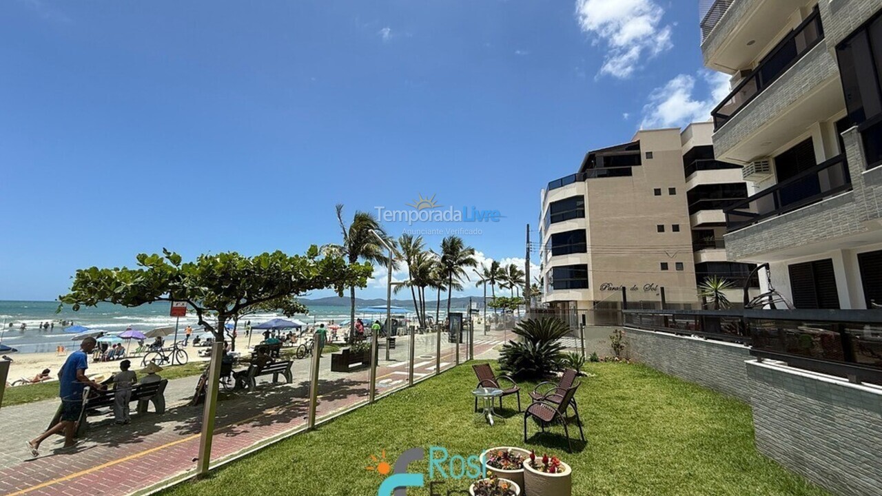 Apartamento para aluguel de temporada em Itapema (Meia Praia Frente Mar)