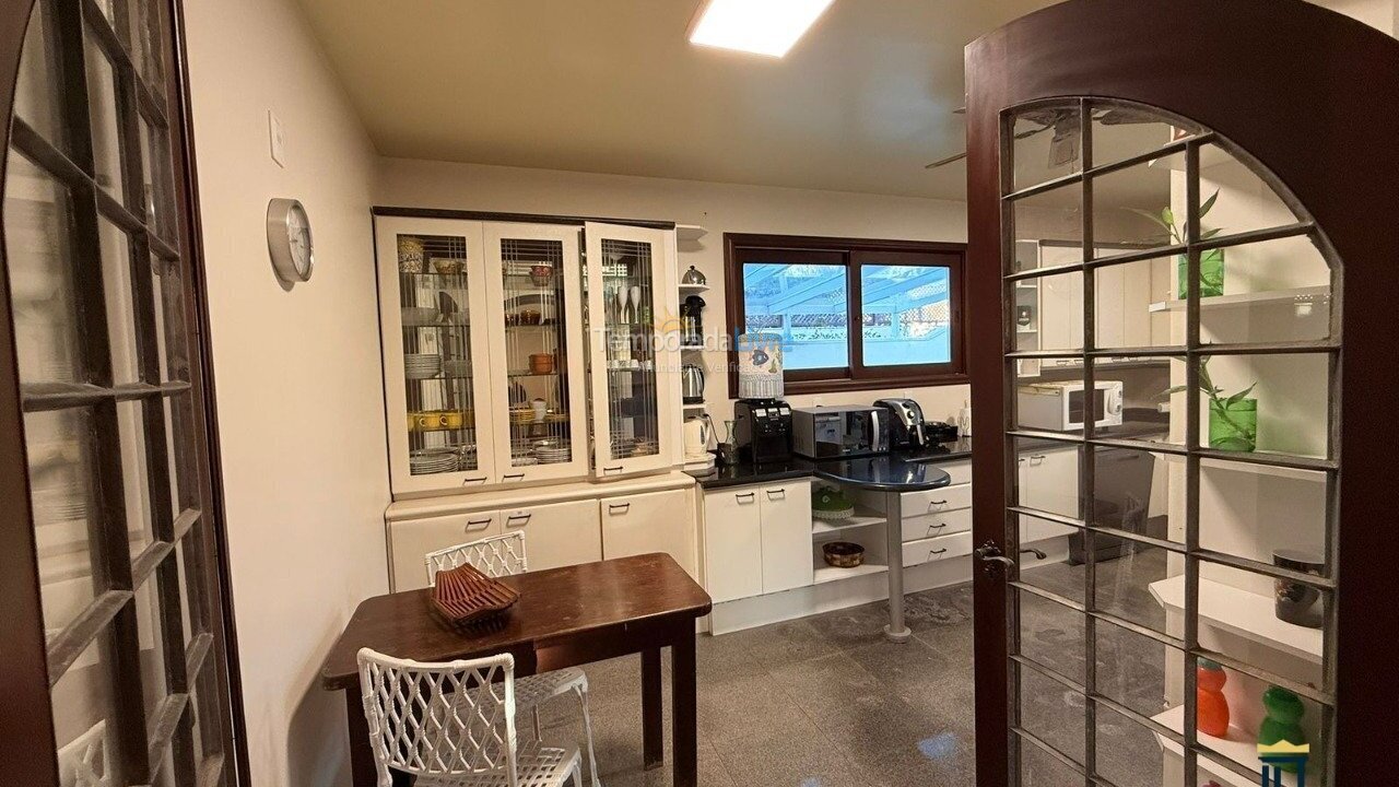 House for vacation rental in Florianopolis (Jurerê Internacional)