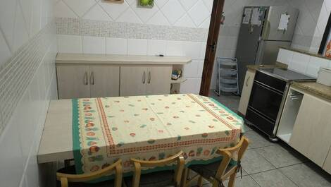 Apartamento de 3 quartos e 1 vaga na garagem no Centro de Cabo Frio/RJ
