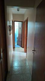 Apartamento de 3 quartos e 1 vaga na garagem no Centro de Cabo Frio/RJ