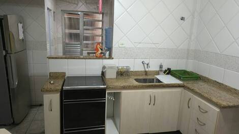 Apartamento de 3 quartos e 1 vaga na garagem no Centro de Cabo Frio/RJ