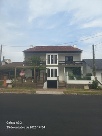 Apartamento Térreo com 2 dorm.