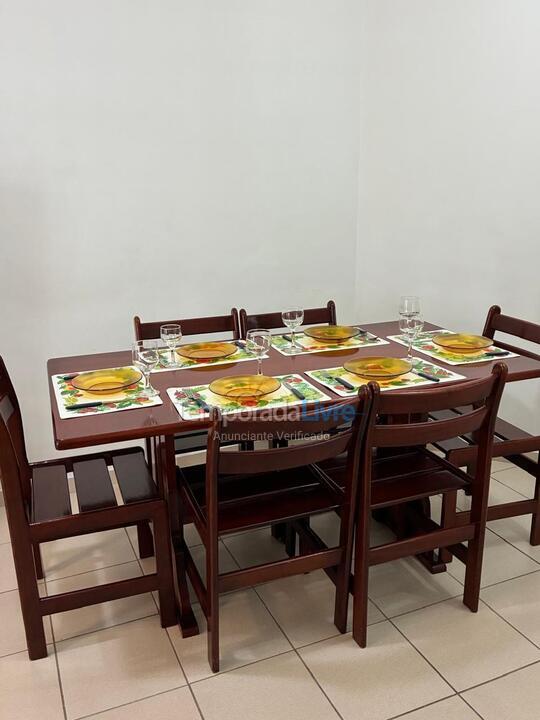 Apartamento para aluguel de temporada em Guarujá (Pitangueiras)