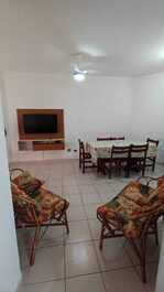 Apartamento Guarujá Pitangueiras próximo ao shopping,100 mt da Praia.