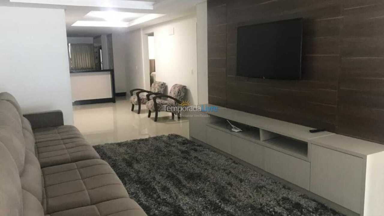 Apartamento para aluguel de temporada em Itapema (Centro)