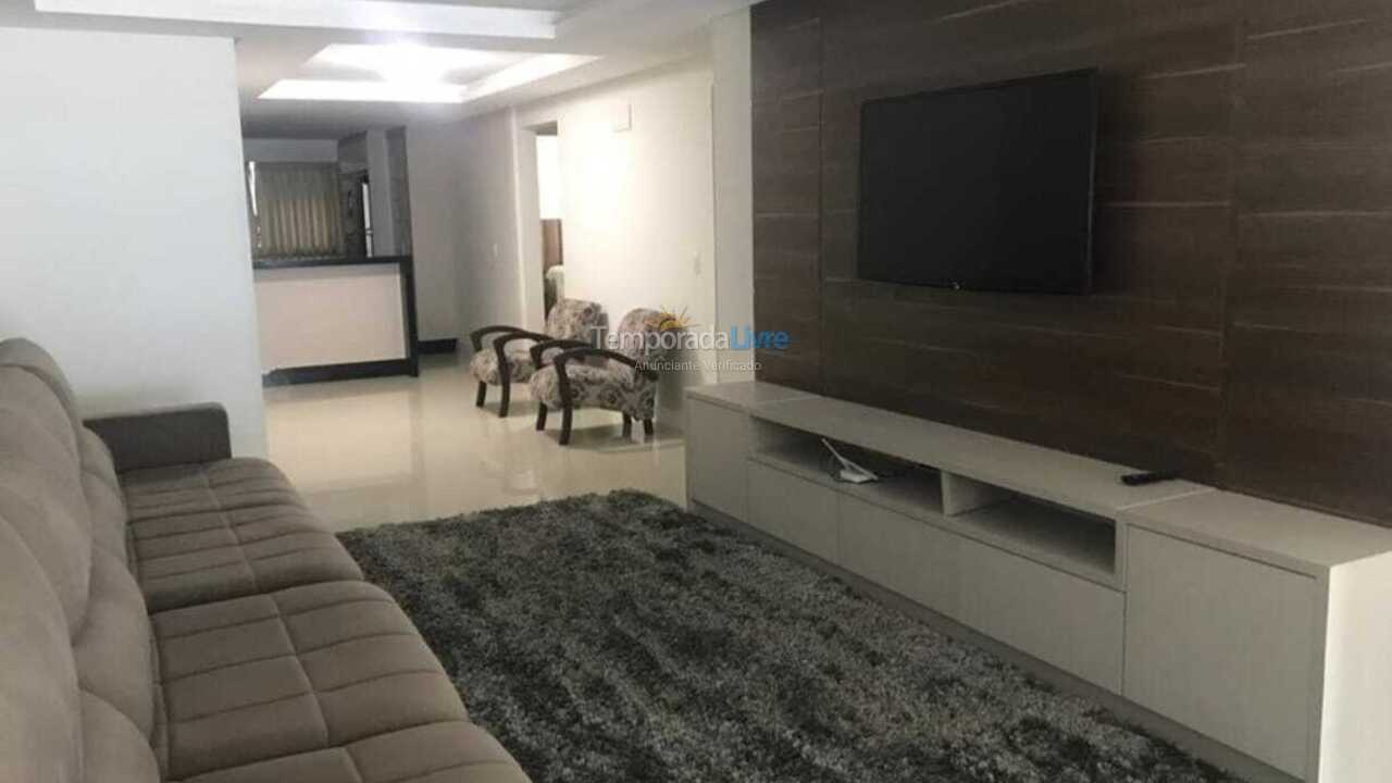 Apartamento para aluguel de temporada em Itapema (Centro)