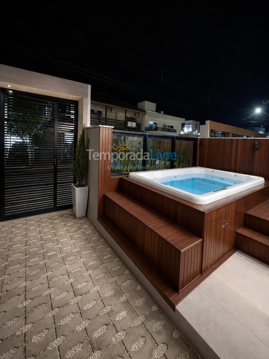 Apartment for vacation rental in Bombinhas (Canto Grande)