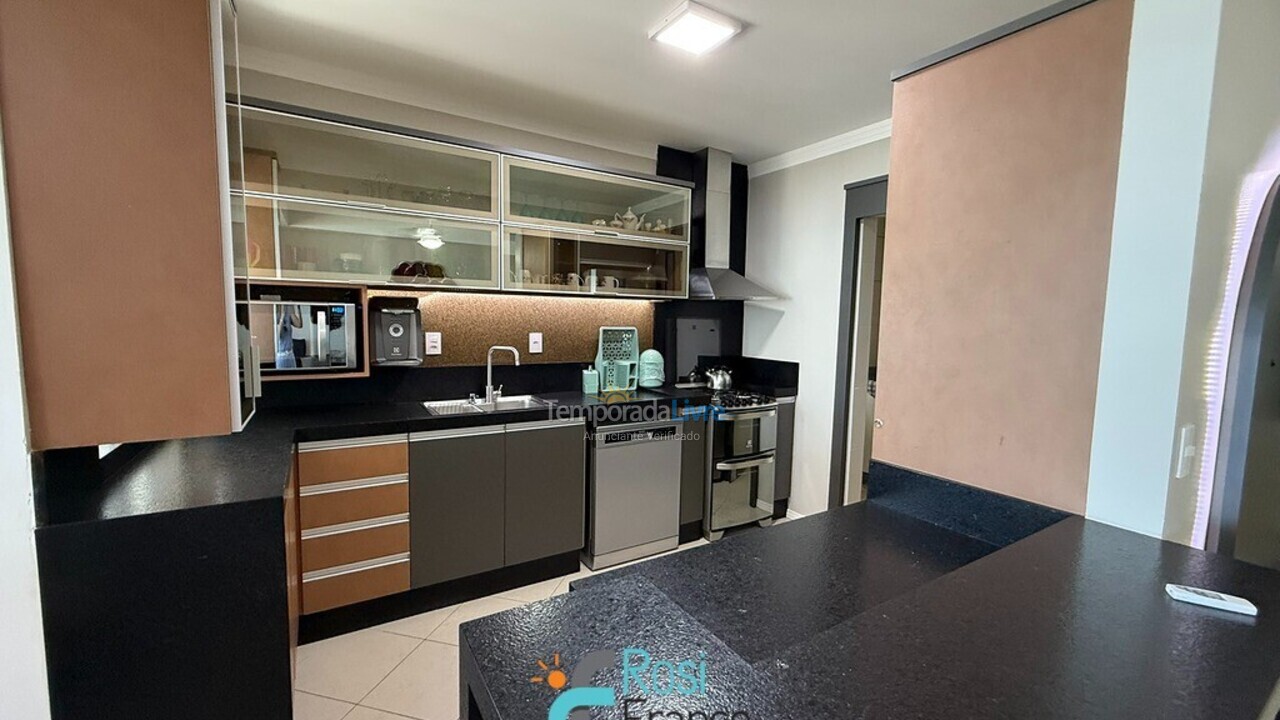 Apartamento para alquiler de vacaciones em Itapema (Meia Praia Frente Mar)