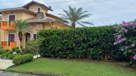 A RETREAT FOR YOUR FAMILY, PARADISE BEACH RESIDENCE, SWIMMING POOL, 3 SUITES.