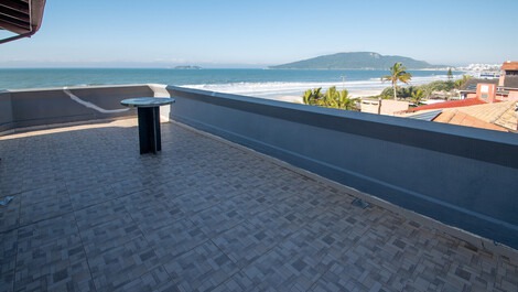 Beautiful Ocean Front Penthouse with Incredible View