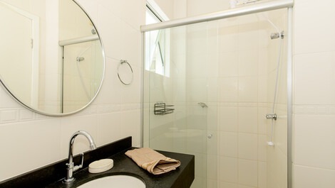 Hermoso apartamento en Praia Brava, a 100 metros del mar