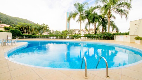 Hermoso apartamento en Praia Brava, a 100 metros del mar