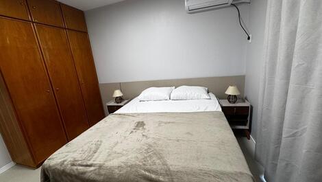 3 bedrooms, one of which is a suite.