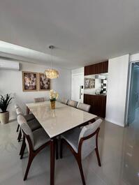 Apartamento de 3 dormitorios, 2 de ellos suites.