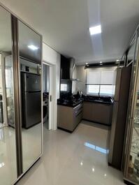 Apartamento de 3 dormitorios, 2 de ellos suites.