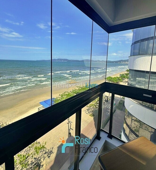 Apartment for vacation rental in Itapema (Meia Praia Frente Mar)