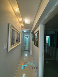 3-bedroom beachfront apartment in Meia Praia, SC