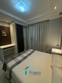 3-bedroom beachfront apartment in Meia Praia, SC