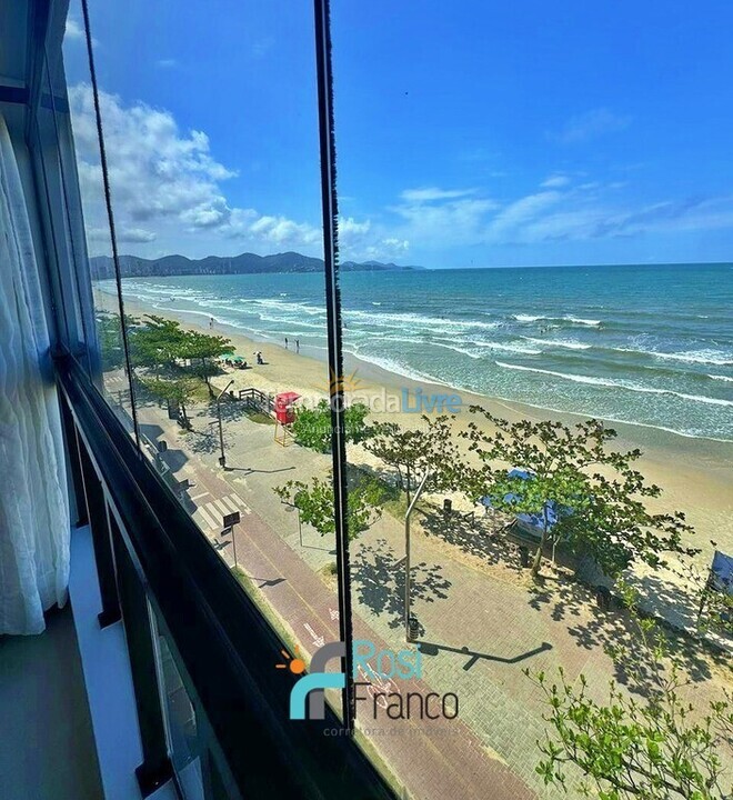 Apartment for vacation rental in Itapema (Meia Praia Frente Mar)