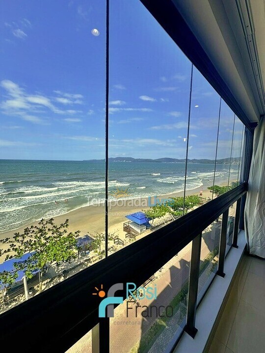 Apartment for vacation rental in Itapema (Meia Praia Frente Mar)