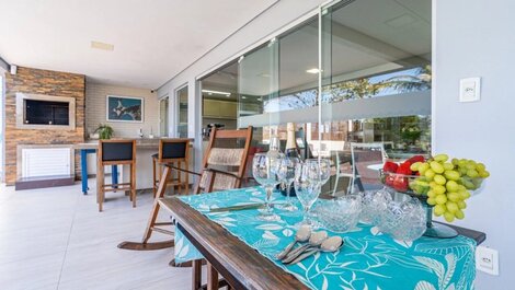 SEASIDE WITH SWIMMING POOL - 05 BEDROOMS - MARISCAL DUPLEX