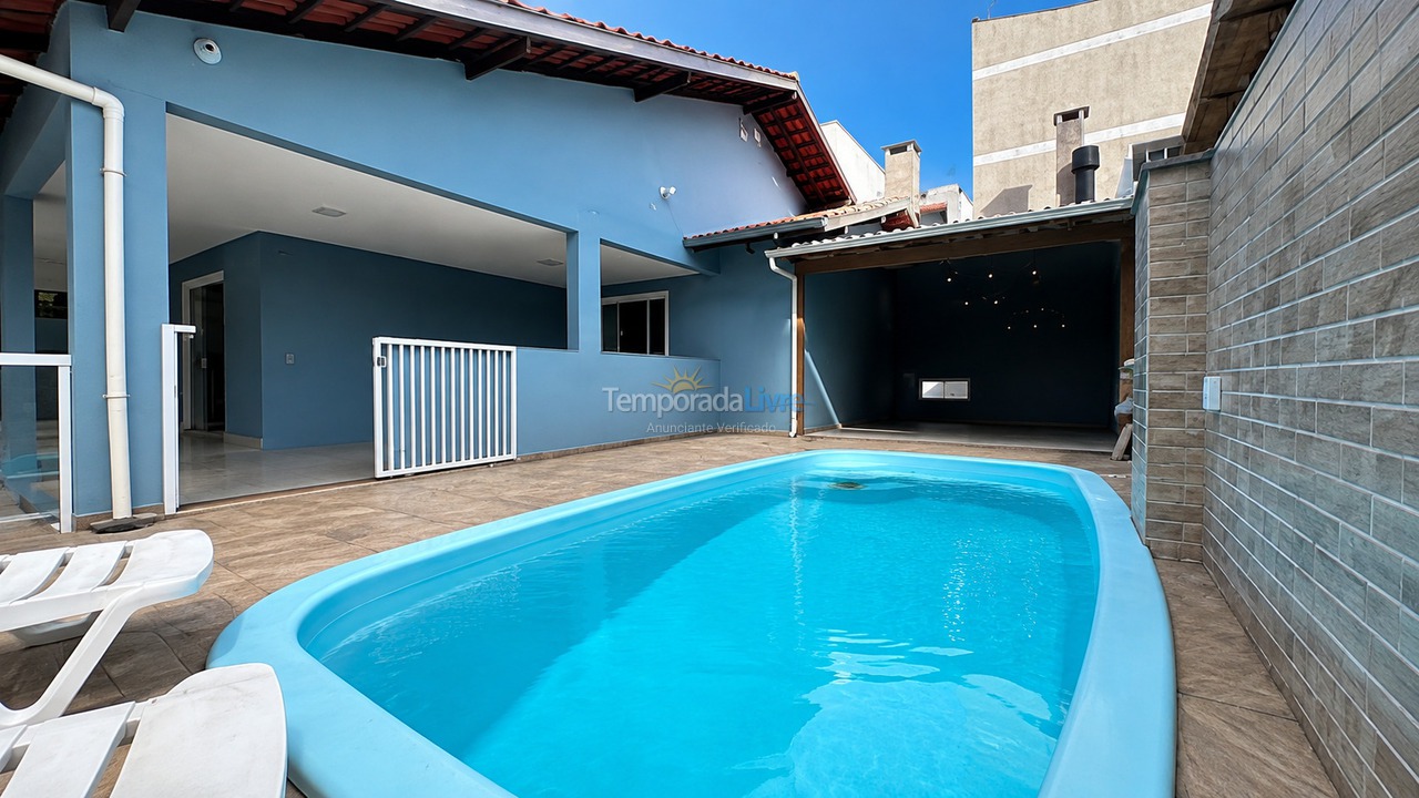 Casa para alquiler de vacaciones em Bombinhas (Praia de Bombas)
