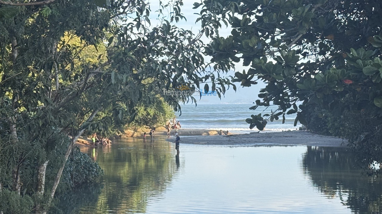 Casa para alquiler de vacaciones em Caraguatatuba (Martim de Sá)