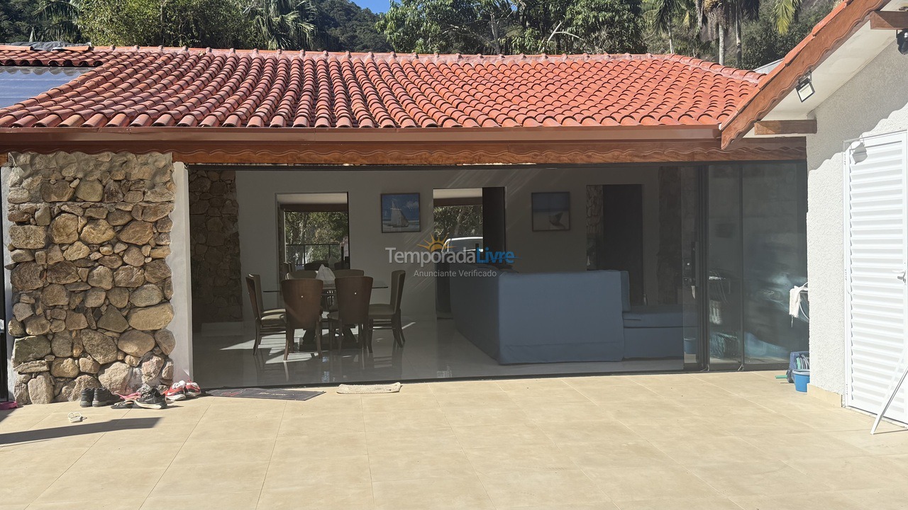 Casa para alquiler de vacaciones em Caraguatatuba (Martim de Sá)