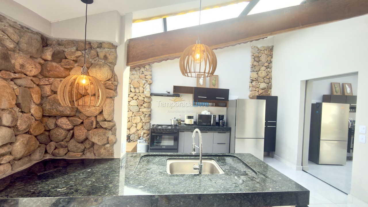 Casa para alquiler de vacaciones em Caraguatatuba (Martim de Sá)