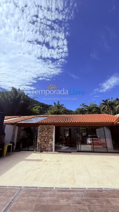 Casa para alquiler de vacaciones em Caraguatatuba (Martim de Sá)