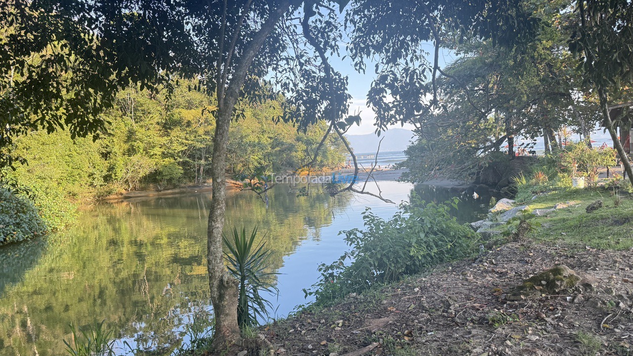 Casa para alquiler de vacaciones em Caraguatatuba (Martim de Sá)