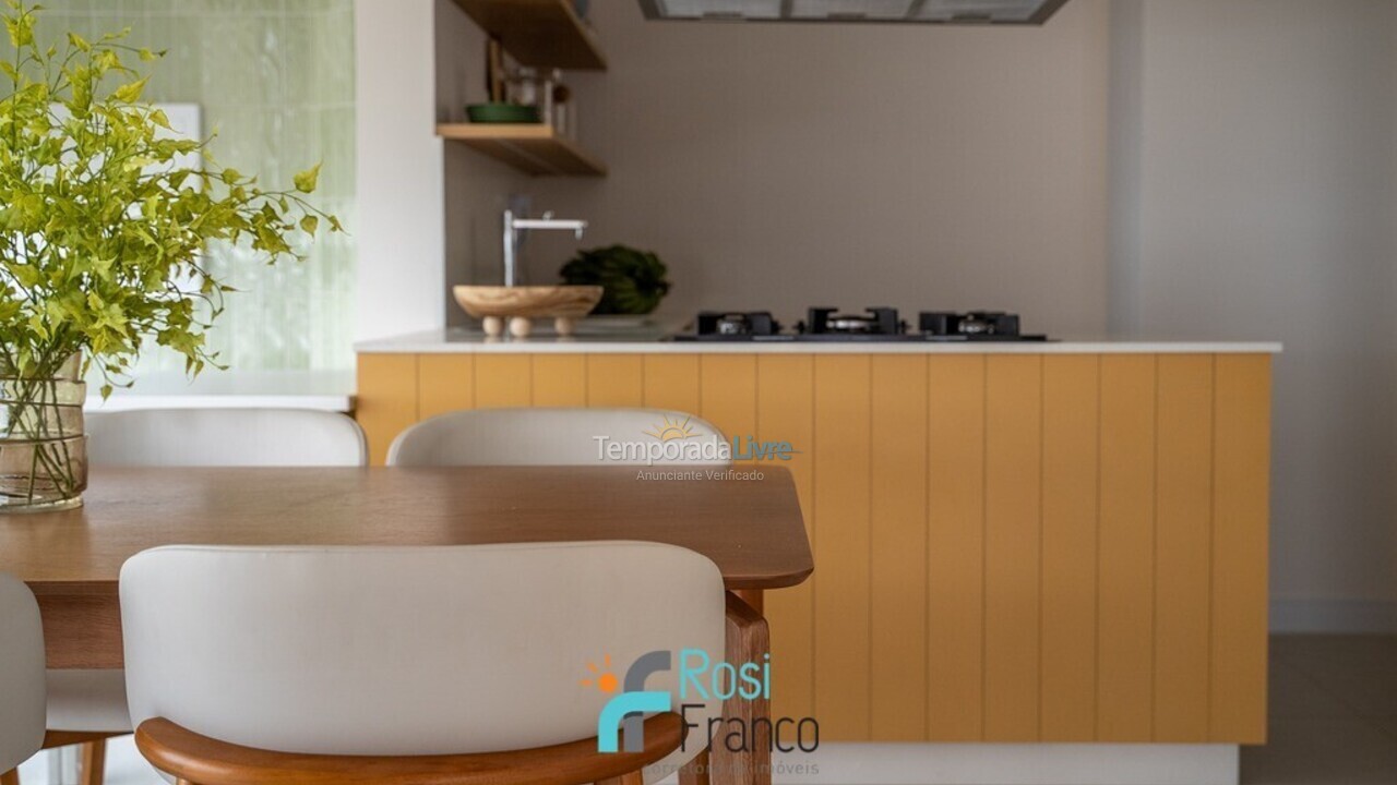 Apartamento para alquiler de vacaciones em Itapema (Meia Praia Quadra do Mar)