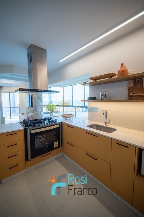 Apartamento para alquiler de vacaciones em Itapema (Meia Praia Quadra do Mar)