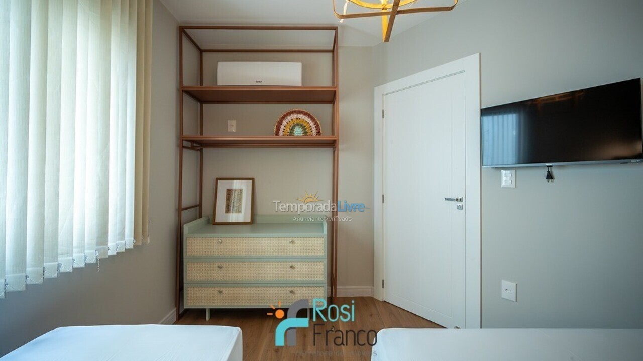 Apartamento para alquiler de vacaciones em Itapema (Meia Praia Quadra do Mar)