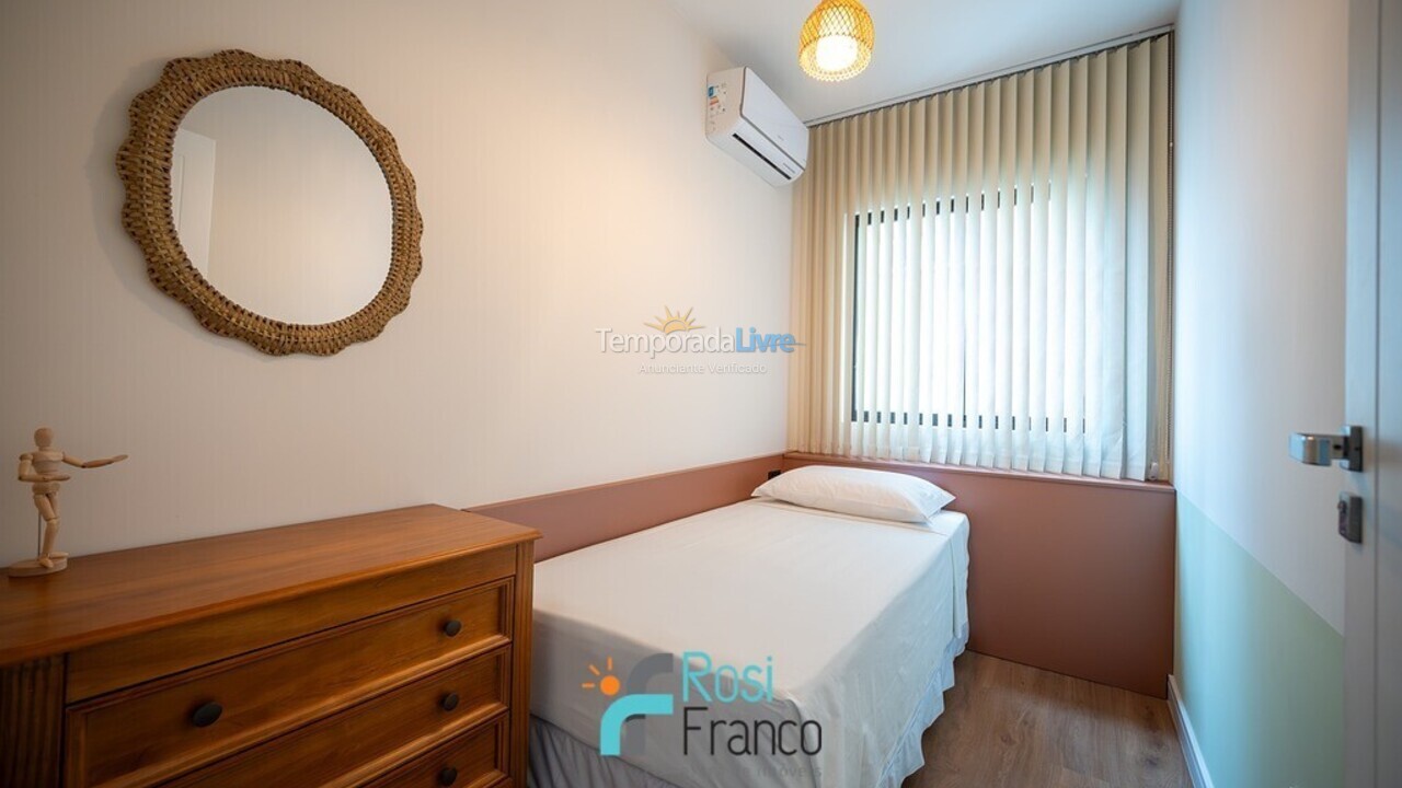 Apartamento para alquiler de vacaciones em Itapema (Meia Praia Quadra do Mar)